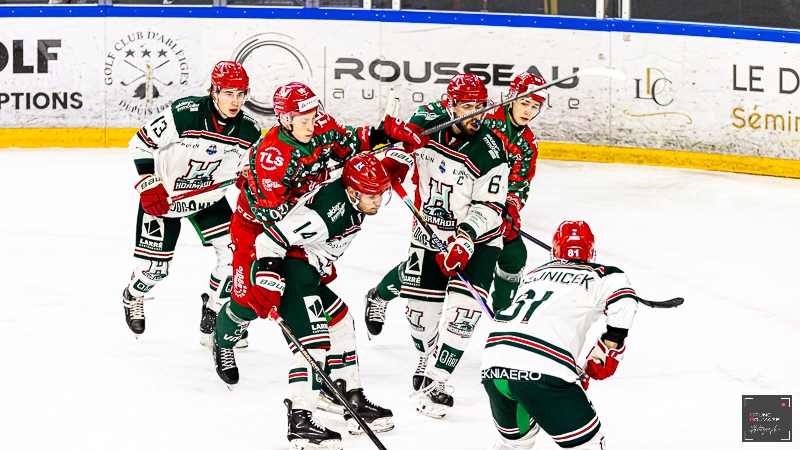 Photo hockey Ligue Magnus - Ligue Magnus  : 27ème journée : Cergy-Pontoise vs Anglet - Le Hormadi : cadeau de noël de Sokay aux Jokers
