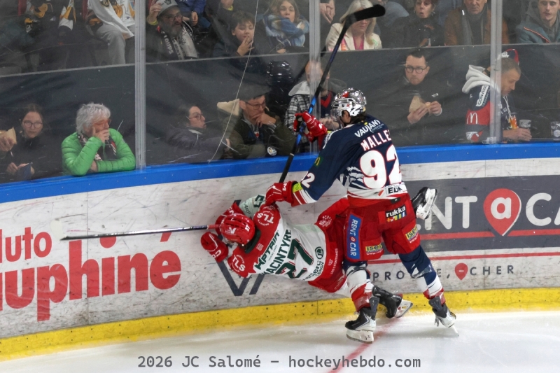 Photo hockey Ligue Magnus - Ligue Magnus  : 33ème journée : Grenoble  vs Cergy-Pontoise - Grenoble ne laisse rien à son adversaire !