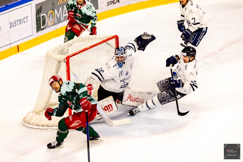 Photo hockey Ligue Magnus - Ligue Magnus  : 34ème journée : Cergy-Pontoise vs Gap  - Cergy s’en sort par un trou de souris face à Gap