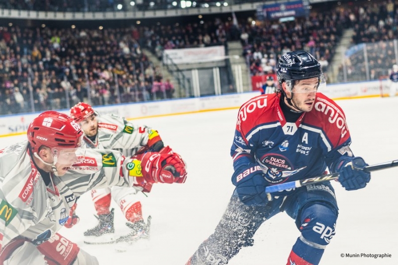 Photo hockey Ligue Magnus - Ligue Magnus  : 37ème journée : Angers  vs Grenoble  - Victoire des Ducs face à Grenoble