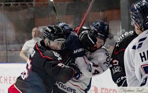 Photo hockey Ligue Magnus - Ligue Magnus  : 3ème journée : Bordeaux vs Angers  - Les Boxers butent sur des solides Ducs angevins !