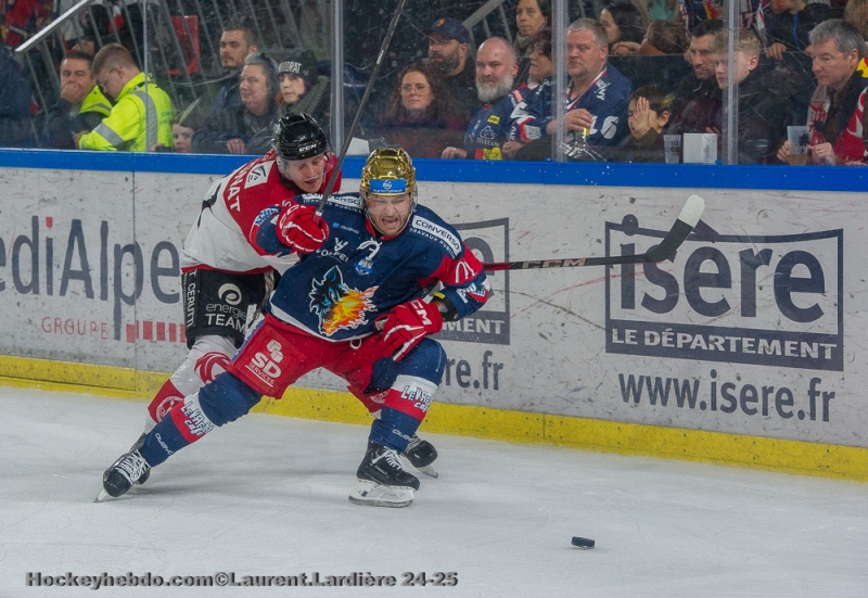 Photo hockey Ligue Magnus - Ligue Magnus - 1/2 Finale - Match 1 : Grenoble  vs Amiens  - Grenoble offre le 1er point à Amiens
