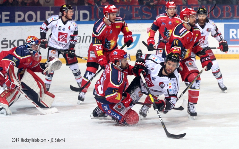 Photo hockey Ligue Magnus - Ligue Magnus - 1/2 finale match 1 : Grenoble  vs Amiens  - Des Brûleurs De Loups intraitables