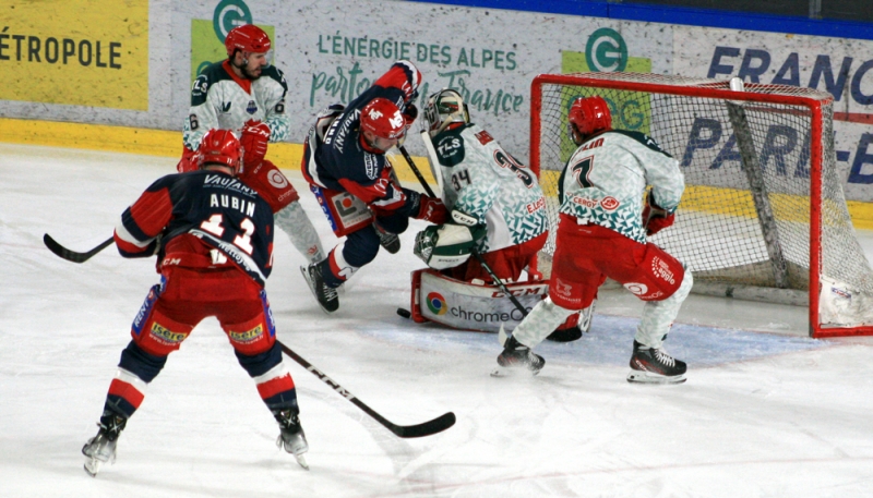 Photo hockey Ligue Magnus - Ligue Magnus - 1/2 finale match 1 : Grenoble  vs Cergy-Pontoise - L’attaque grenobloise s’est réveillée !