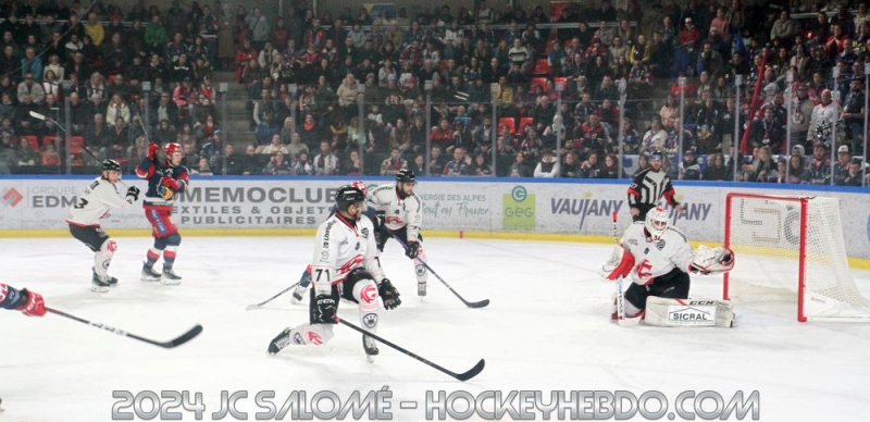 Photo hockey Ligue Magnus - Ligue Magnus - 1/4 de Finale - Match 1 : Grenoble  vs Amiens  - Grenoble s’impose face à des Amiénois poussifs