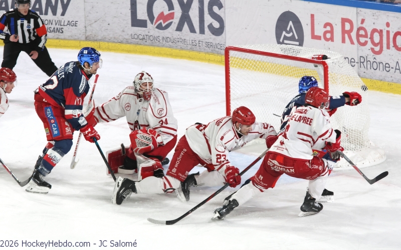 Photo hockey Ligue Magnus - Ligue Magnus - 1/4 de Finale - Match 2 : Grenoble  vs Briançon  - Grenoble double la mise difficilement ! 