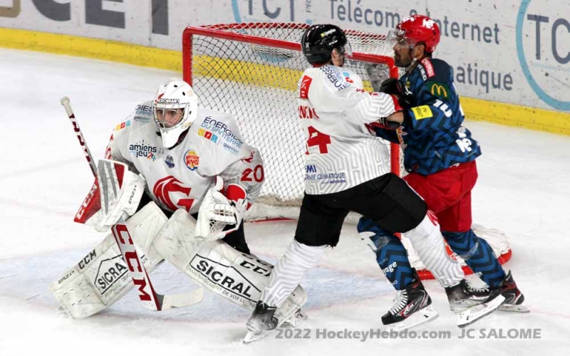 Photo hockey Ligue Magnus - Ligue Magnus : 10ème journée  : Grenoble  vs Amiens  - Grenoble déroule contre Amiens
