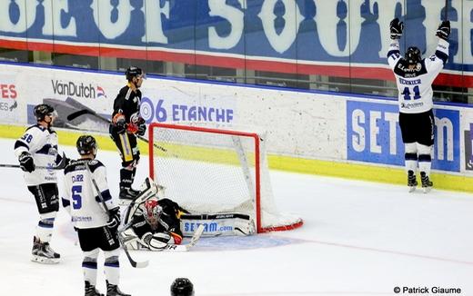 Photo hockey Ligue Magnus - Ligue Magnus : 10ème journée : Nice vs Gap  - Les Rapaces volent plus loin que les Aigles