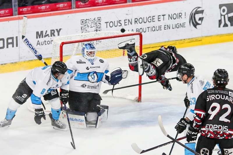 Photo hockey Ligue Magnus - Ligue Magnus : 10ème journée  : Amiens  vs Marseille - Les Gothiques renversent Marseille au bout du suspense