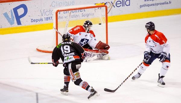 Photo hockey Ligue Magnus - Ligue Magnus : 11ème journée : Amiens  vs Angers  - Angers goûte à l