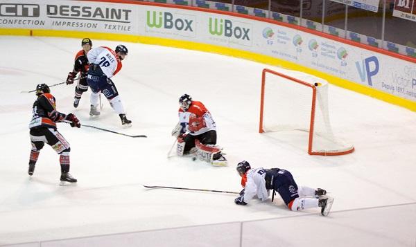 Photo hockey Ligue Magnus - Ligue Magnus : 11ème journée : Amiens  vs Angers  - Angers goûte à l