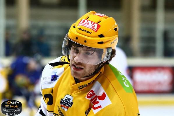 Photo hockey Ligue Magnus - Ligue Magnus : 11ème journée : Angers  vs Strasbourg  - Crowder tire et marque !