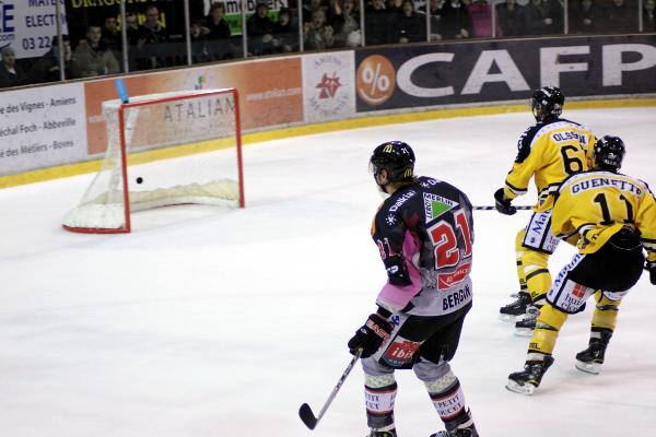 Photo hockey Ligue Magnus - Ligue Magnus : 12ème journée : Amiens  vs Rouen - Les Gothiques surprennent & interviews