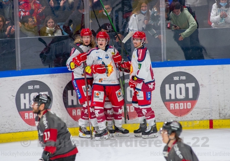 Photo hockey Ligue Magnus - Ligue Magnus : 12ème journée : Grenoble  vs Bordeaux - Bordeaux diminué prend une valise à Pole Sud