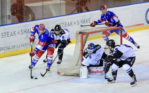 Photo hockey Ligue Magnus - Ligue Magnus : 12ème journée : Lyon vs Gap  - Lyon sort les crocs