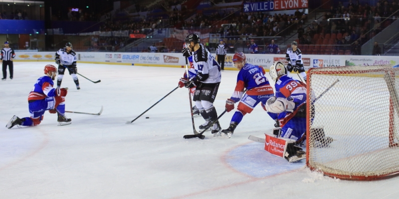 Photo hockey Ligue Magnus - Ligue Magnus : 12ème journée : Lyon vs Gap  - Lyon sort les crocs