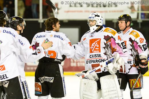 Photo hockey Ligue Magnus - Ligue Magnus : 13ème journée : Strasbourg  vs Amiens  - Le Père Noël était amiénois
