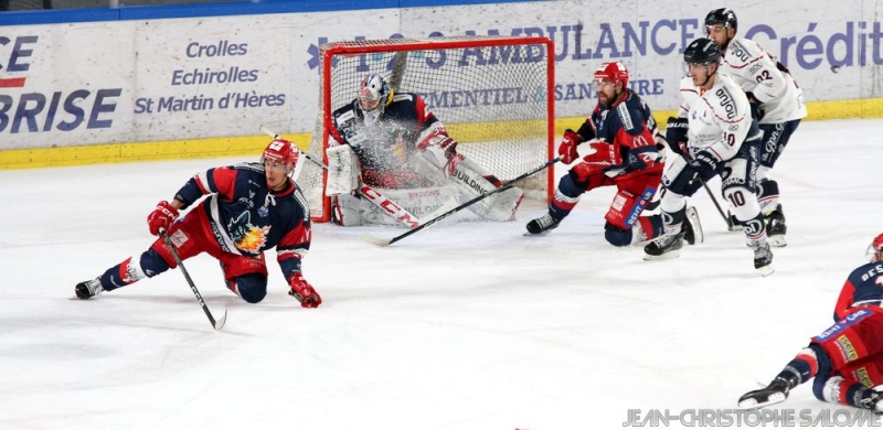 Photo hockey Ligue Magnus - Ligue Magnus : 18ème journée : Grenoble  vs Angers  - Grenoble maîtrise les Ducs.