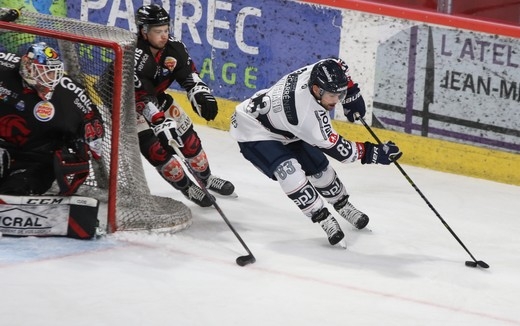 Photo hockey Ligue Magnus - Ligue Magnus : 1ère journée : Amiens  vs Angers  - Les Ducs ont fini par avoir la peau des Gothiques