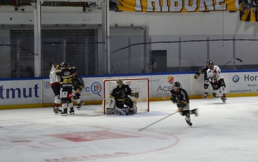 Photo hockey Ligue Magnus - Ligue Magnus : 1ère journée : Rouen vs Bordeaux - LM : Rouen dans la difficulté.