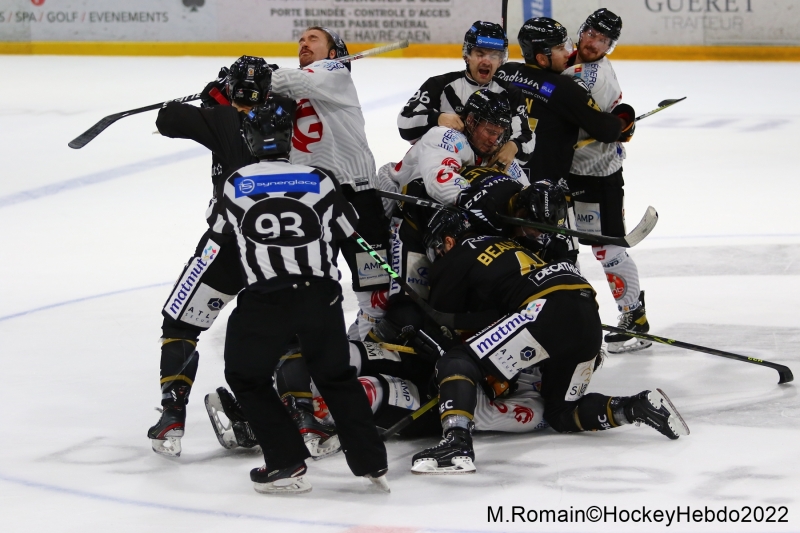 Photo hockey Ligue Magnus - Ligue Magnus : 21ème journée : Rouen vs Amiens  - LM : Rouen remporte un derby musclé