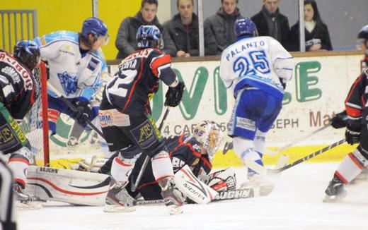 Photo hockey Ligue Magnus - Ligue Magnus : 22ème journée : Caen  vs Villard-de-Lans - La zone rouge pour les Drakkars