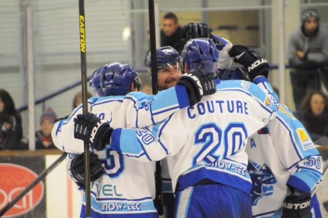 Photo hockey Ligue Magnus - Ligue Magnus : 22ème journée : Caen  vs Villard-de-Lans - La zone rouge pour les Drakkars