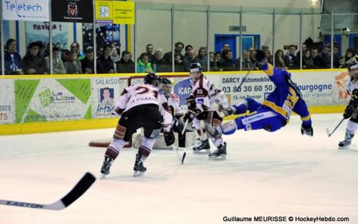 Photo hockey Ligue Magnus - Ligue Magnus : 24ème journée  : Dijon  vs Morzine-Avoriaz - Dijon bien calé dans son fauteuil