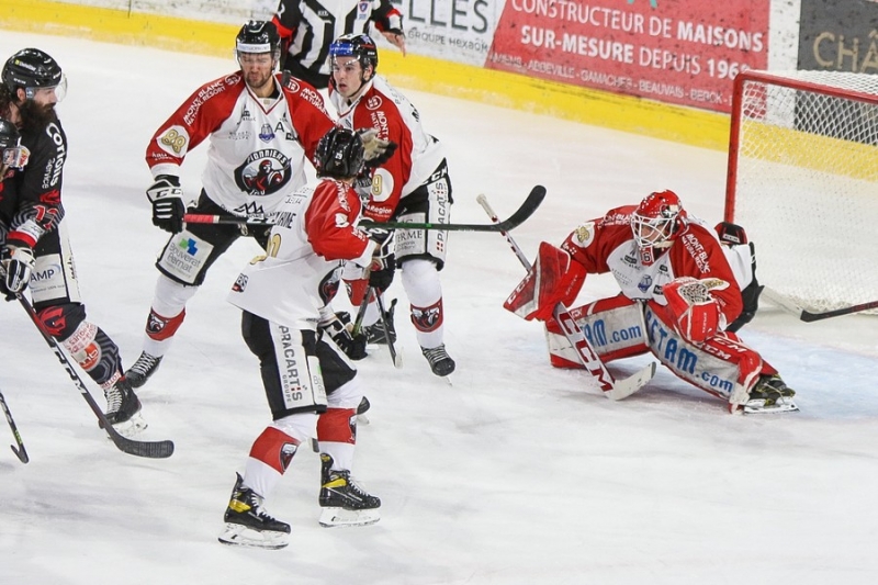 Photo hockey Ligue Magnus - Ligue Magnus : 24ème journée : Amiens  vs Chamonix  - Amiens s’en sort bien