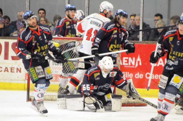 Photo hockey Ligue Magnus - Ligue Magnus : 24ème journée : Caen  vs Briançon  - Briançon déroule à Caen