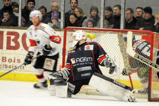 Photo hockey Ligue Magnus - Ligue Magnus : 24ème journée : Caen  vs Briançon  - Briançon déroule à Caen