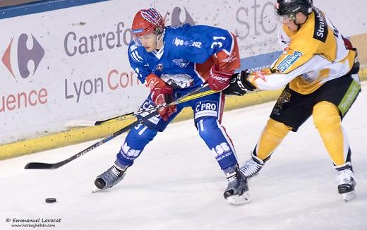 Photo hockey Ligue Magnus - Ligue Magnus : 24ème journée : Lyon vs Strasbourg  - Souffrir pour être premier
