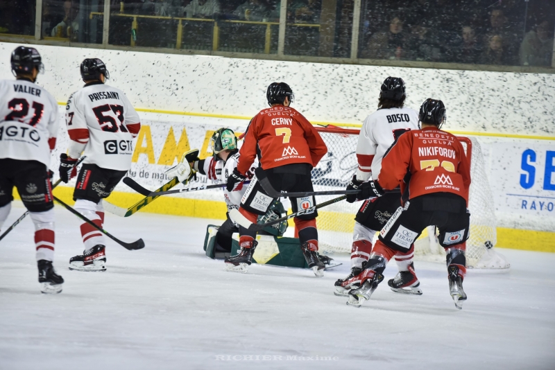 Photo hockey Ligue Magnus - Ligue Magnus : 25ème journée : Chamonix  vs Bordeaux - La trêve ne refroidit pas les Pionniers !