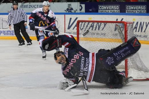 Photo hockey Ligue Magnus - Ligue Magnus : 26ème journée  : Grenoble  vs Morzine-Avoriaz - Le brûleur manque de gaz !
