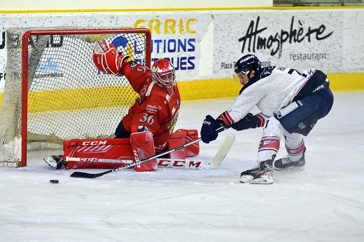 Photo hockey Ligue Magnus - Ligue Magnus : 2ème journée : Chamonix  vs Angers  - LM : Première encourageante pour les Pionniers