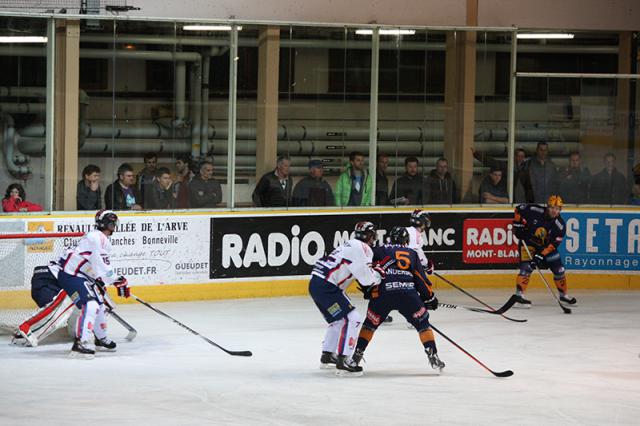 Photo hockey Ligue Magnus - Ligue Magnus : 2ème journée : Chamonix  vs Grenoble  - Chamonix en impose