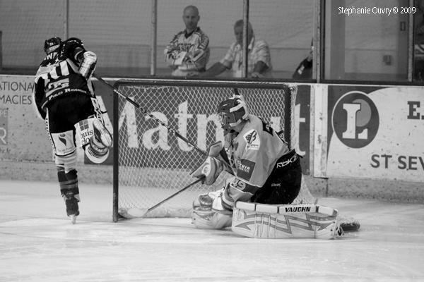 Photo hockey Ligue Magnus - Ligue Magnus : 2ème journée : Rouen vs Dijon  - Des dragons mangés à la sauce dijonnaise! 
