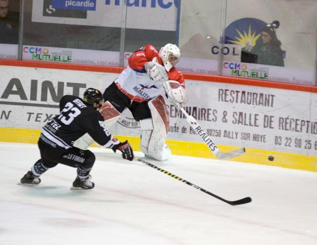 Photo hockey Ligue Magnus - Ligue Magnus : 30ème journée : Amiens  vs Angers  - LM : Champagne assomme Angers