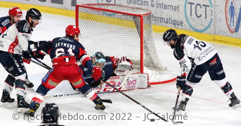 Photo hockey Ligue Magnus - Ligue Magnus : 33ème journée : Grenoble  vs Angers  - Enorme combat de hockey… mais pas que !