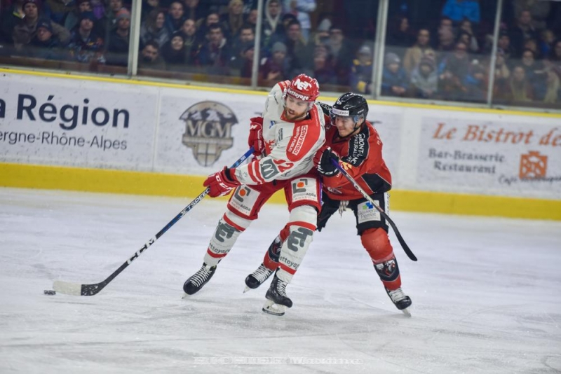 Photo hockey Ligue Magnus - Ligue Magnus : 38ème journée : Chamonix  vs Grenoble  - Grenoble déroule à Chamonix