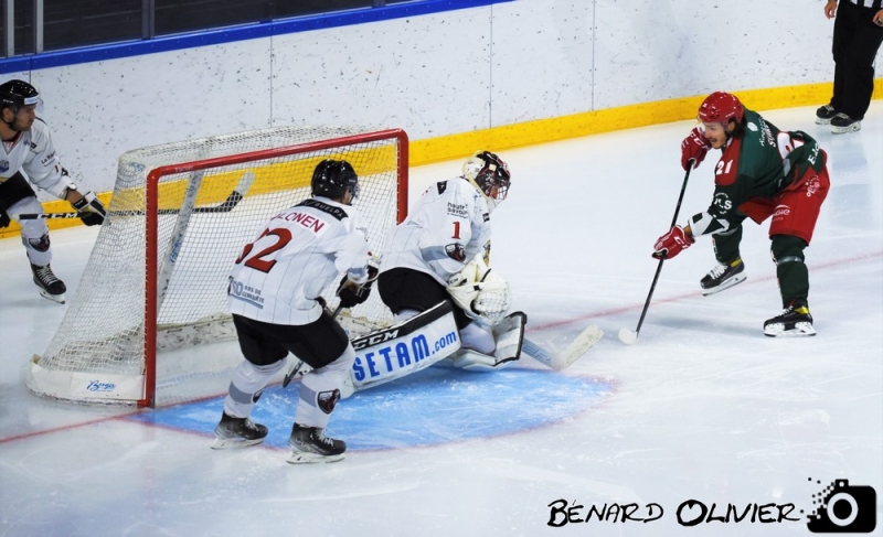 Photo hockey Ligue Magnus - Ligue Magnus : 3ème journée : Cergy-Pontoise vs Chamonix  - L’avalanche des Jokers emporte les Pionniers