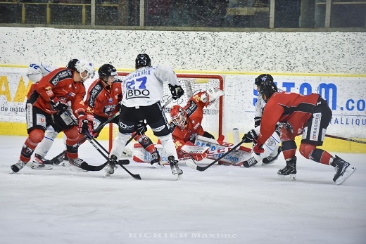 Photo hockey Ligue Magnus - Ligue Magnus : 40ème journée : Chamonix  vs Gap  - Les Rapaces piégés par les Pionniers