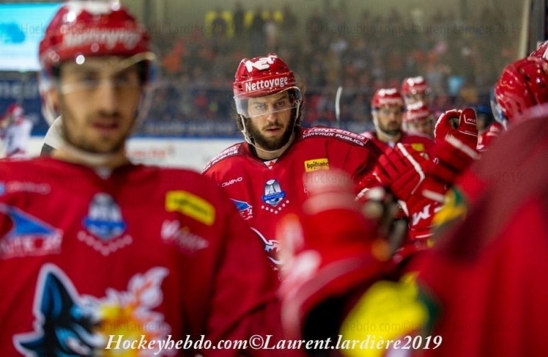 Photo hockey Ligue Magnus - Ligue Magnus : 40ème journée : Grenoble  vs Chamonix  - Grenoble déroule