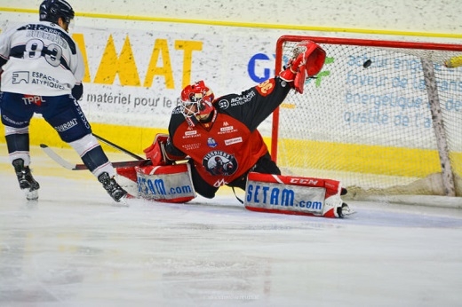 Photo hockey Ligue Magnus - Ligue Magnus : 41ème journée : Chamonix  vs Angers  - Un tiers de trop pour les Pionniers