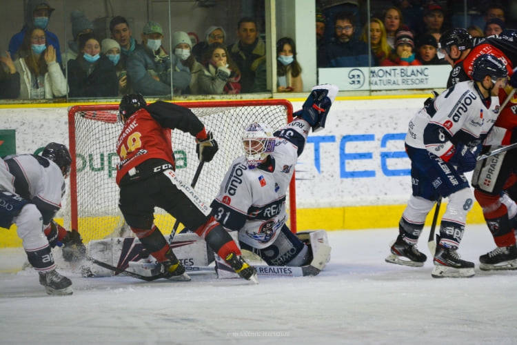 Photo hockey Ligue Magnus - Ligue Magnus : 41ème journée : Chamonix  vs Angers  - Un tiers de trop pour les Pionniers