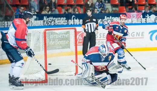 Photo hockey Ligue Magnus - Ligue Magnus : 41ème journée : Grenoble  vs Angers  - LM : Grenoble - Angers: courant alternatif