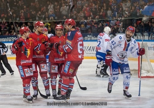 Photo hockey Ligue Magnus - Ligue Magnus : 41ème journée : Grenoble  vs Lyon - Grenoble rosse le lion