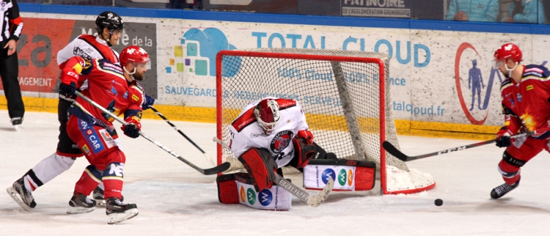 Photo hockey Ligue Magnus - Ligue Magnus : 41ème journée : Grenoble  vs Mulhouse - Grenoble Mulhouse...pas loin de la louse