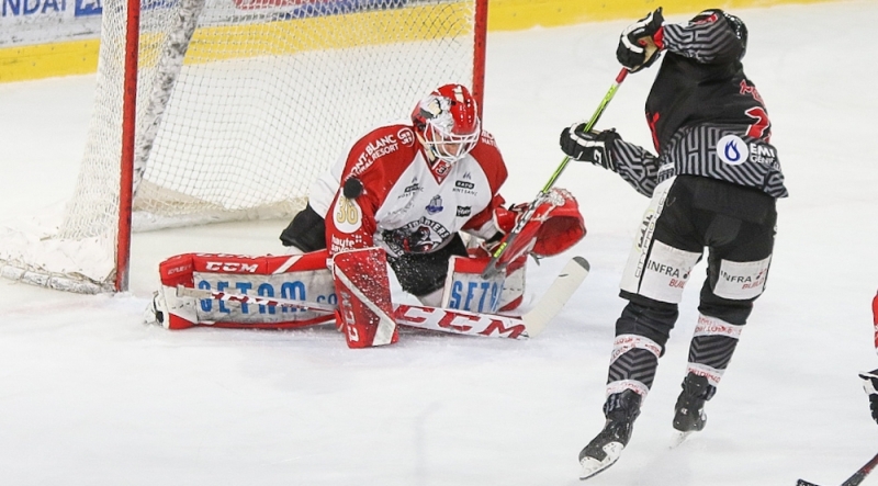 Photo hockey Ligue Magnus - Ligue Magnus : 42ème journée : Amiens  vs Chamonix  - Chamonix douche les espoirs d