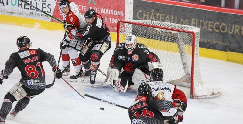 Photo hockey Ligue Magnus - Ligue Magnus : 42ème journée : Amiens  vs Chamonix  - Chamonix douche les espoirs d